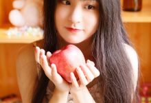 气质美女碎花裙清新写真图片-套图岛