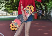 [大生模拍] 悦悦 穿着丝袜玩滑板-套图岛