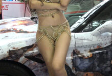 漂亮的白嫩长发车模美女[1v/3.18G]-套图岛