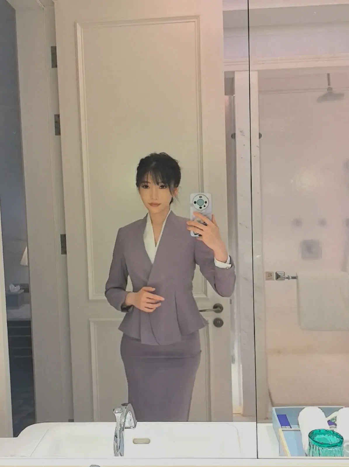 陆萱萱紫色制服拍摄花絮 [3V-1.69G]-套图岛