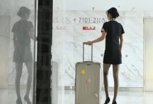 [Ligui丽柜] 2024.03.30 HD视频《空姐玉液-私人订制》英子 [1V-1.1G]-套图岛