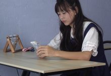 南国足艺 NO.022-静儿打扮的非常漂亮，脱掉公主鞋棉袜放松美脚[1V-2.47G]-套图岛