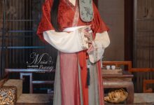 咬一口兔娘(Yiko湿润兔) –  快马加鞭·金莲迎春[96P+2V-2.09G]-套图岛